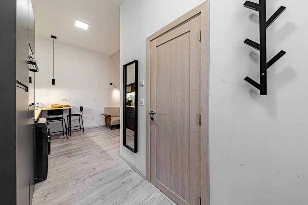 شقة Chic Loft Bp: Industrial Gem بودابست المظهر الخارجي الصورة